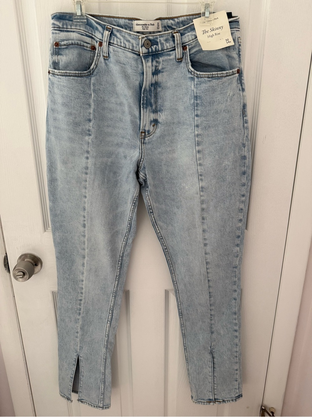 Abercrombie & Fitch Light The Skinny High-Rise Blue Jeans Size 32 NWT